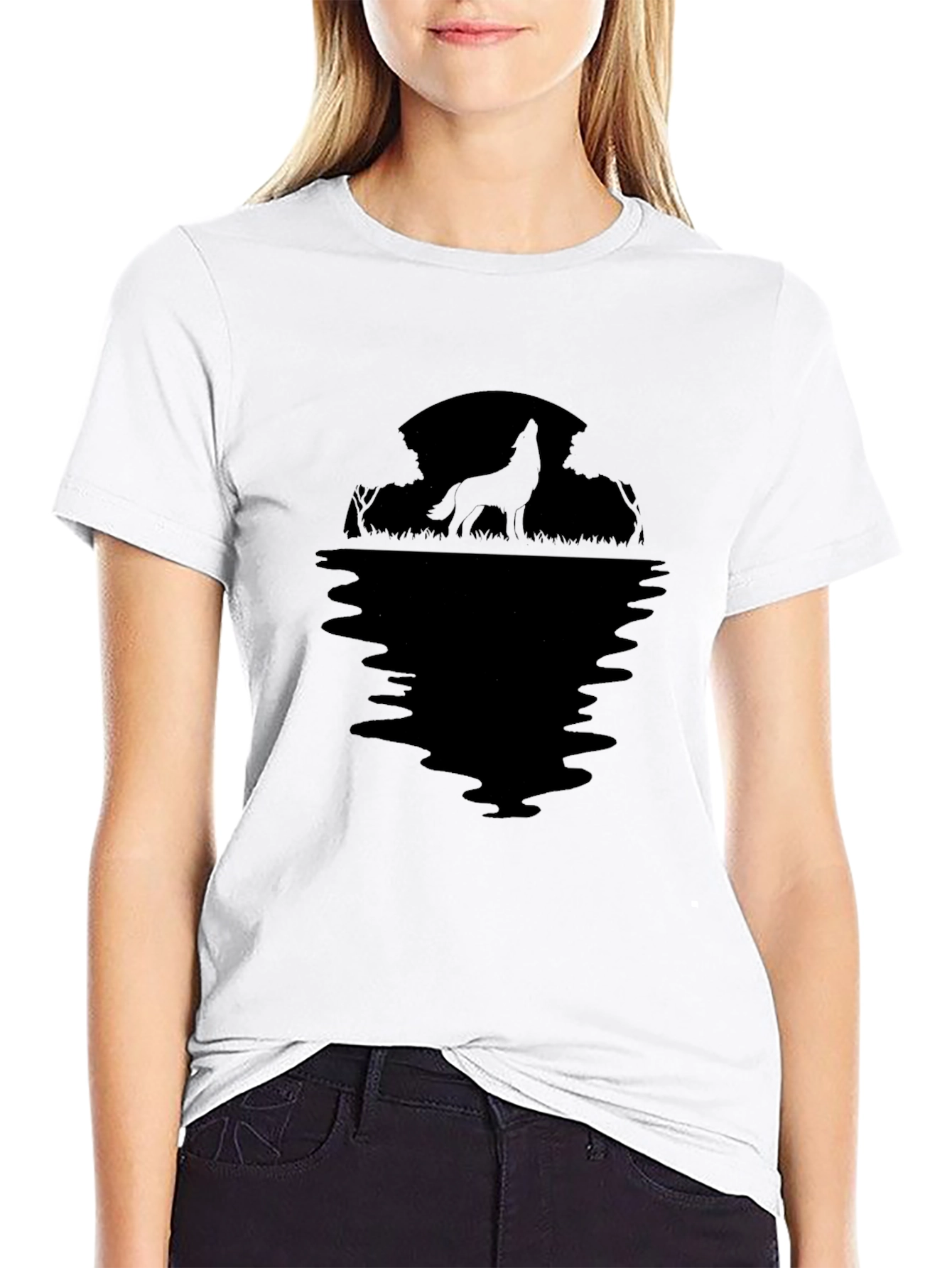 Wolf Howling at Moon Graphic T-Shirt