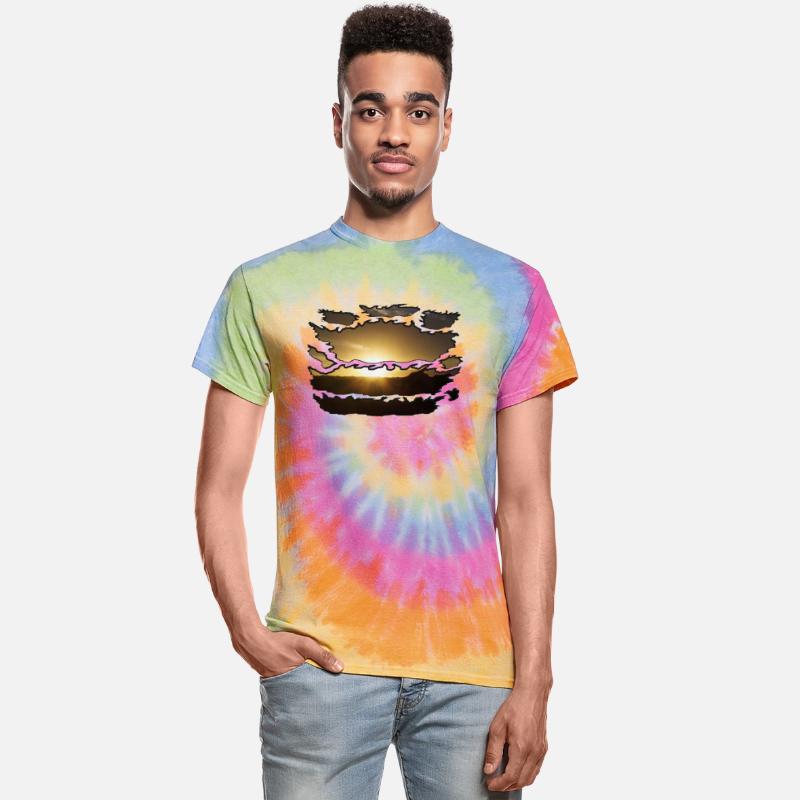 Ripped Wildlife Giraffe Sunset